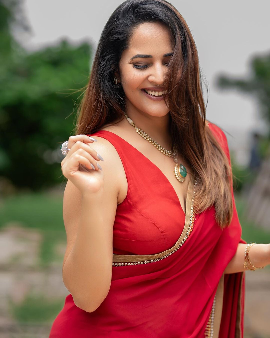 Anasuya Bharadwaj seductive beauty