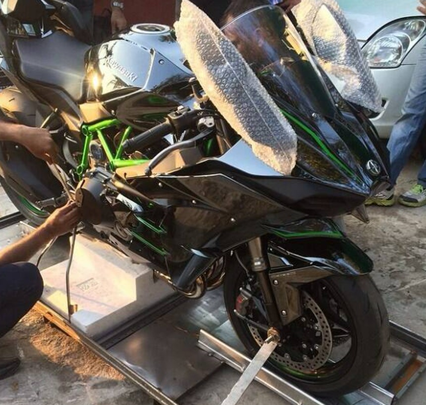 dhoni bike