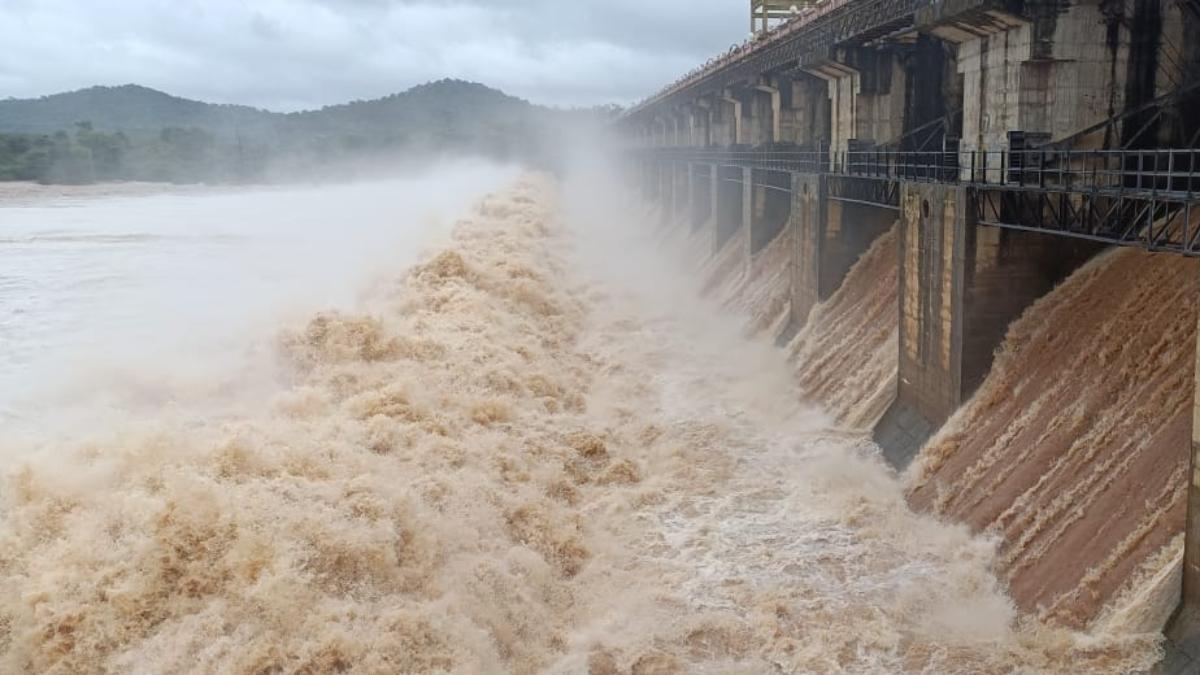 Heavy Rain Tunga River Flood In Chikkamagaluru Shivamogga