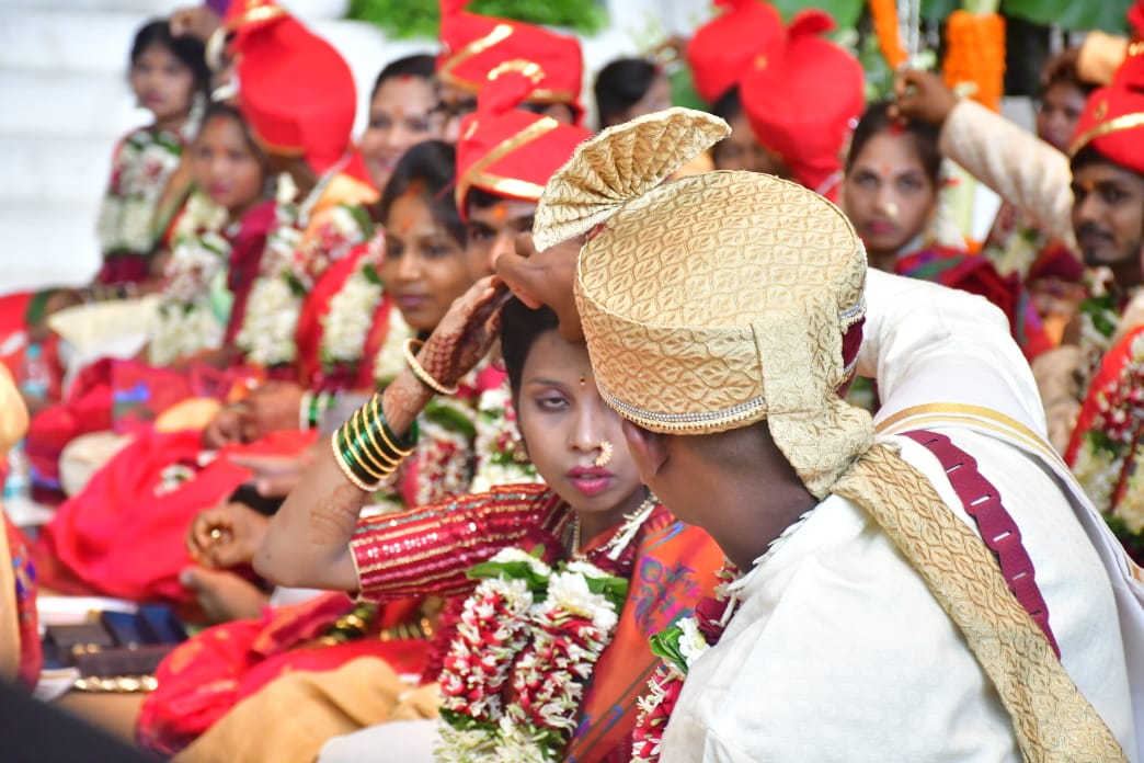 the couples received gold jewelry such as mangalsutras, wedding rings, nose rings, and silver ornaments like toe rings and anklets after their weddings.