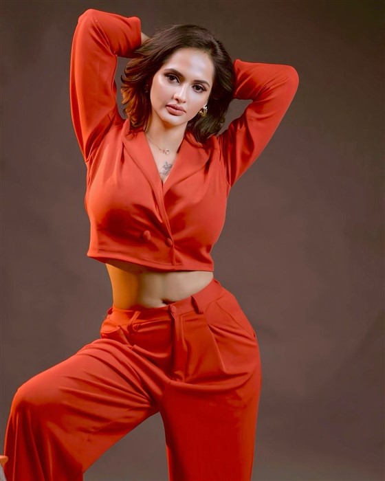 Actress Jyothi Rai Bold and Glam Photos