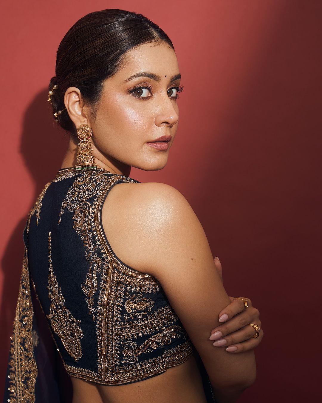 rashi khanna yodha actress