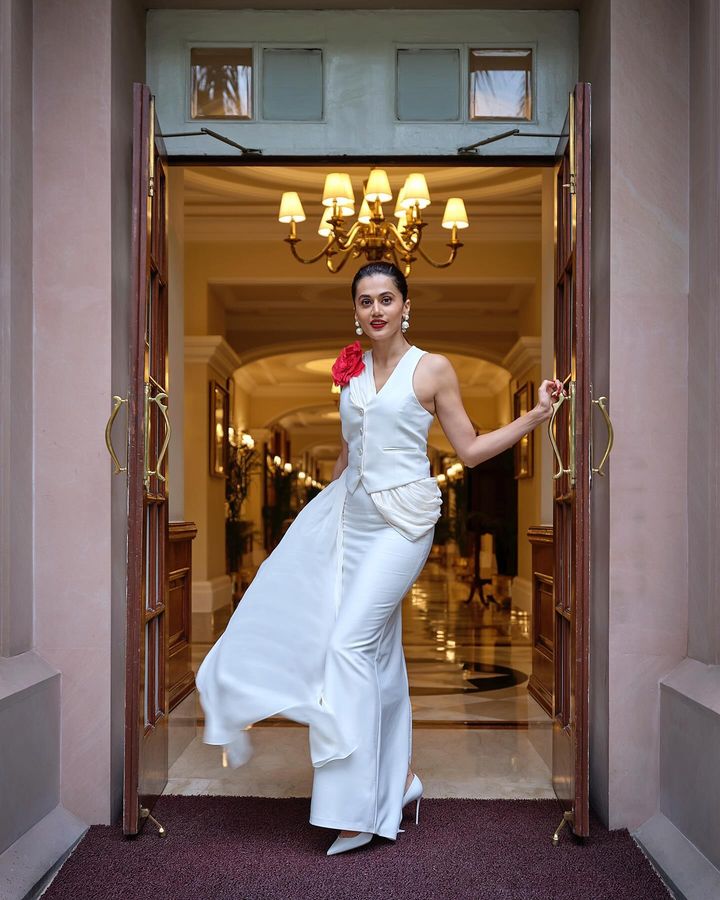 Taapsee Pannu looks