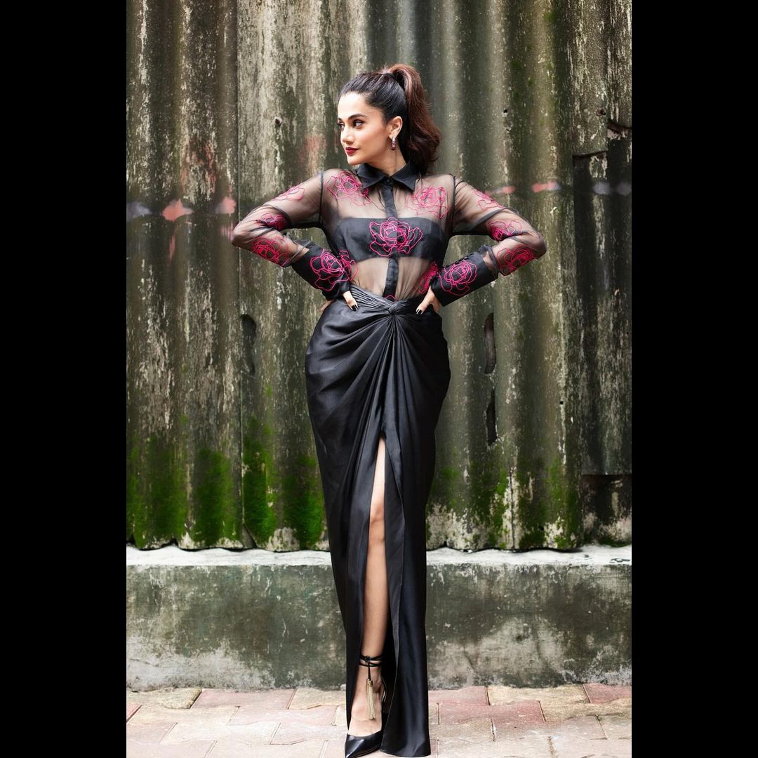 Taapsee Pannu stunning look