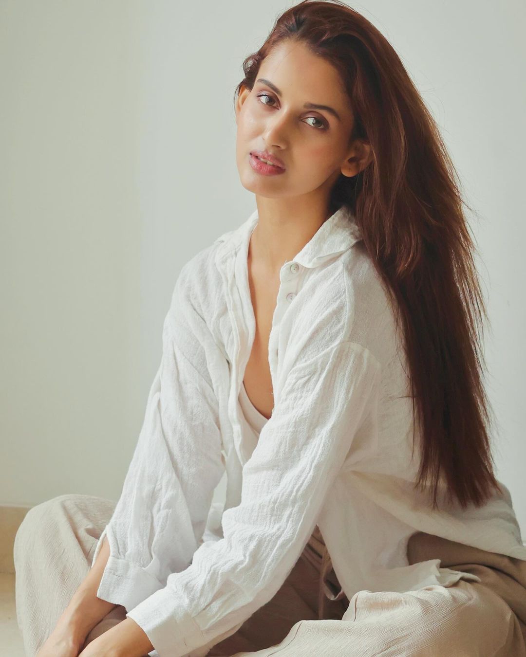 Shivani Jeevan Jadhav sizzling beauties show