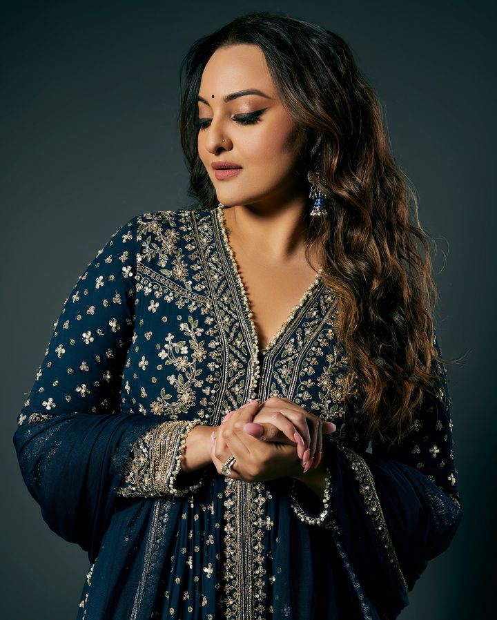 Sonakshi Sinha latest pics