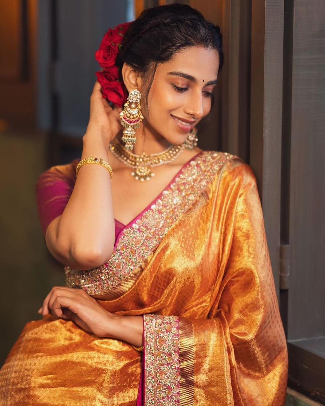 Meenakshii Chaudhary Latest photos
