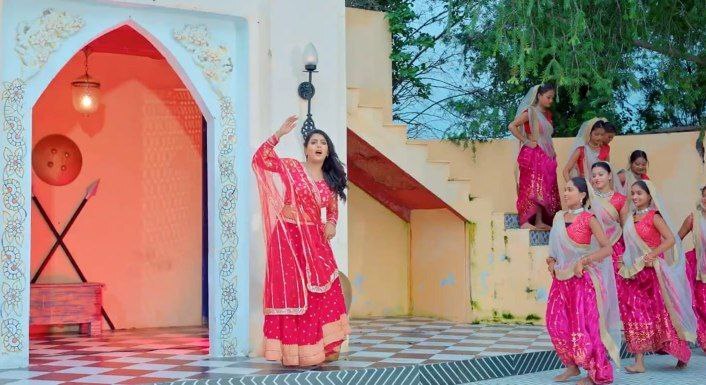 Bhojpuri Devi song 'Chal e Sakhi Aarti