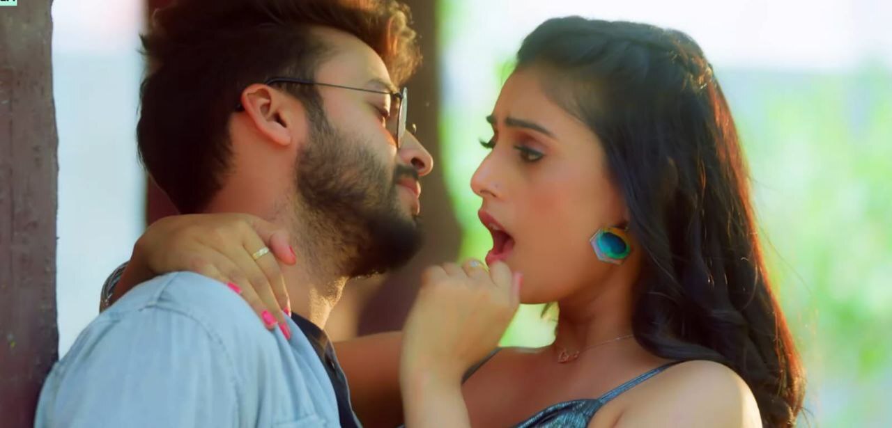 Bhojpuri Song: भोजपुरी लोकगीत 'लभर हमार डर लागेला' में काजल त्रिपाठी का ग़ज़ब एक्सप्रेशन, देखिए तस्वीरें