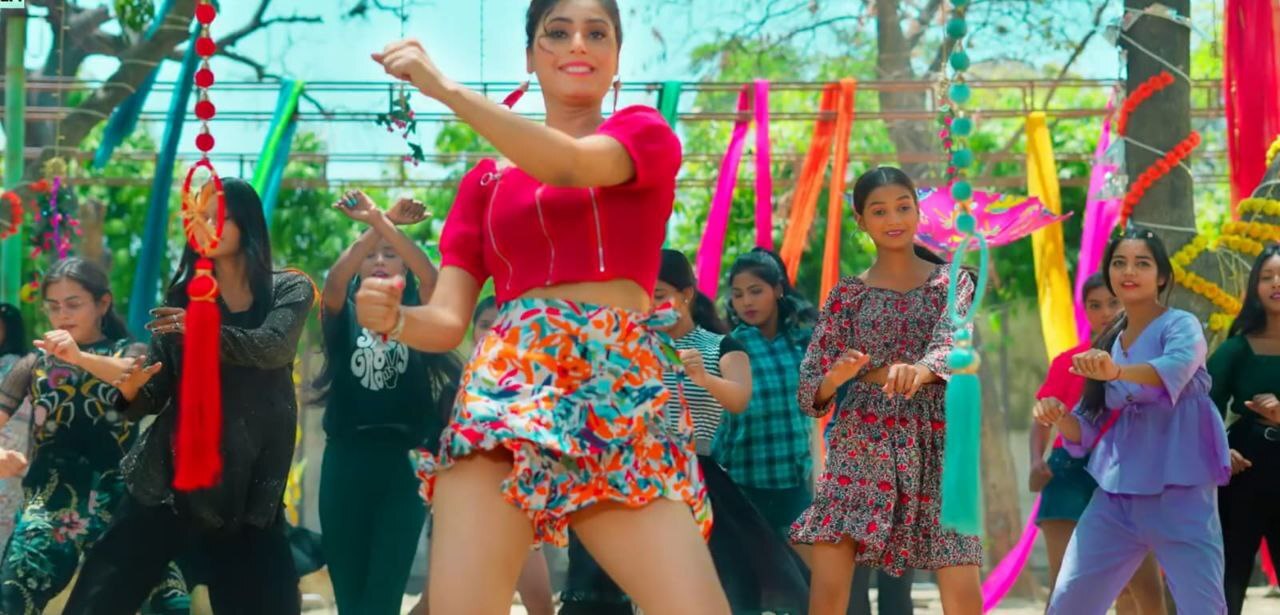 Bhojpuri Song: भोजपुरी लोकगीत 'लभर हमार डर लागेला' में काजल त्रिपाठी का ग़ज़ब एक्सप्रेशन, देखिए तस्वीरें