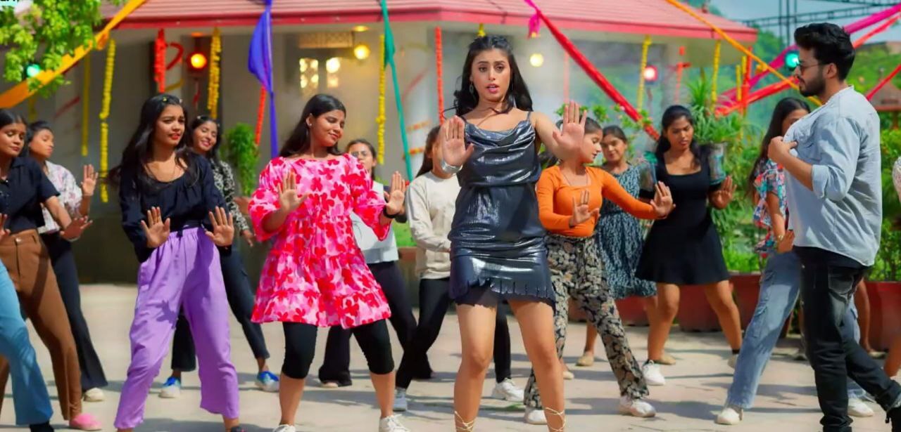 Bhojpuri Song: भोजपुरी लोकगीत 'लभर हमार डर लागेला' में काजल त्रिपाठी का ग़ज़ब एक्सप्रेशन, देखिए तस्वीरें