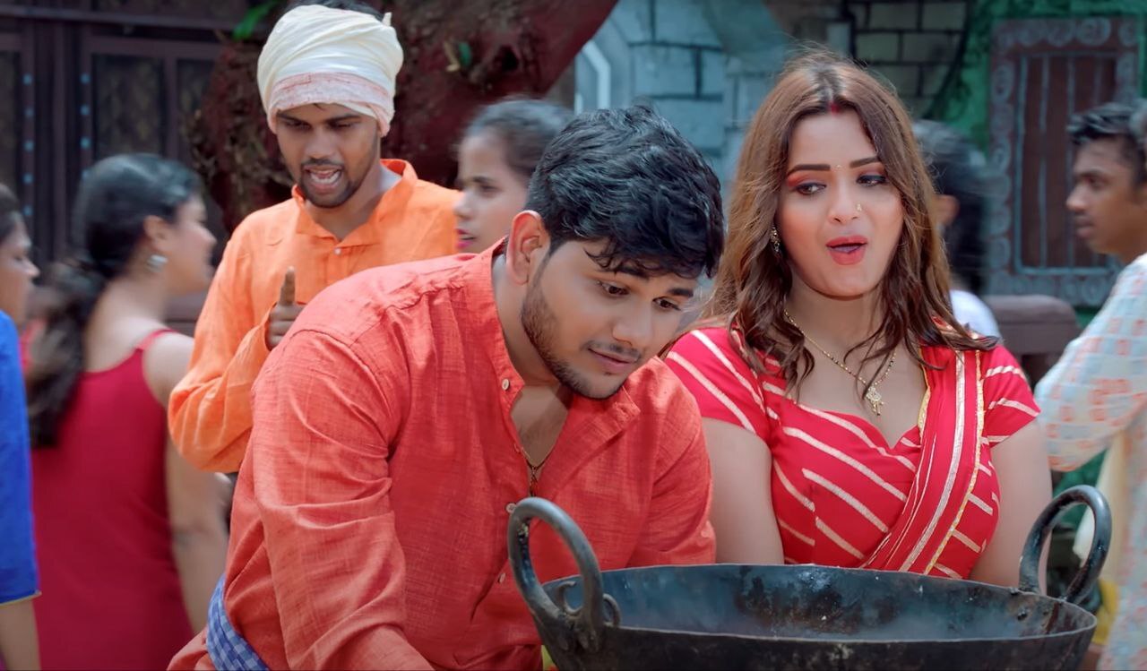 अभिनेत्री नीलम गिरी का नया गाना, Pakodi Bhojpuri Song