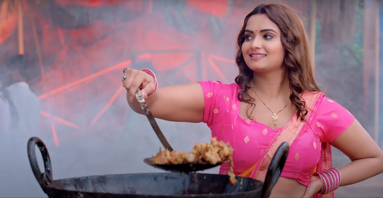 Bhojpuri song 'Pakori' created a stir,