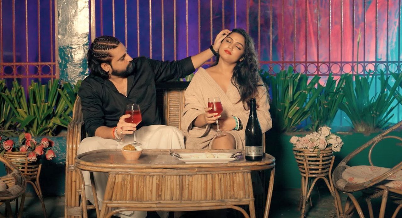 Bhojpuri song 'Rangdaro Ke Bhatar'