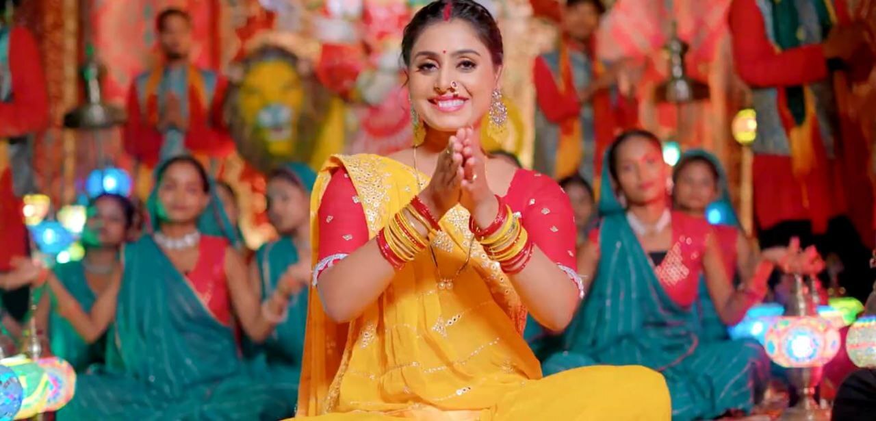 : Khushboo Tiwari and Kajal Tripathi Devi song