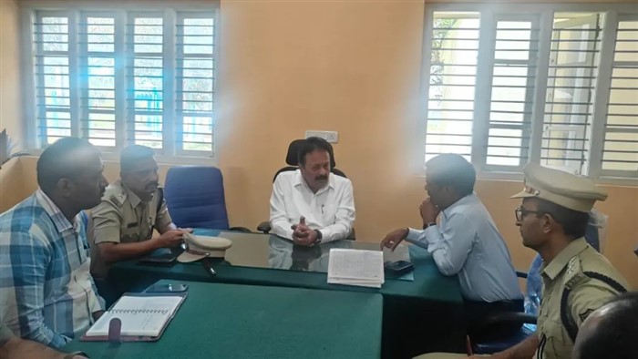 Clashes In Mandya Nagamangala During Ganpati Procession Minister N Cheluvarayaswamy Visits Spot