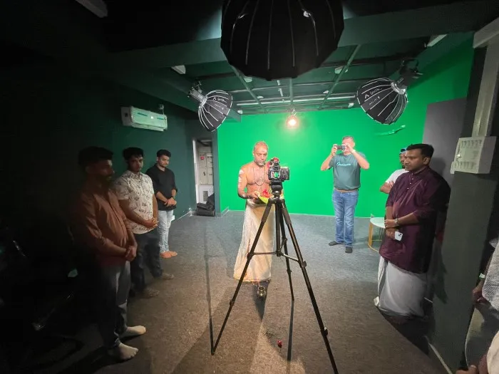 oneindia malayalam office