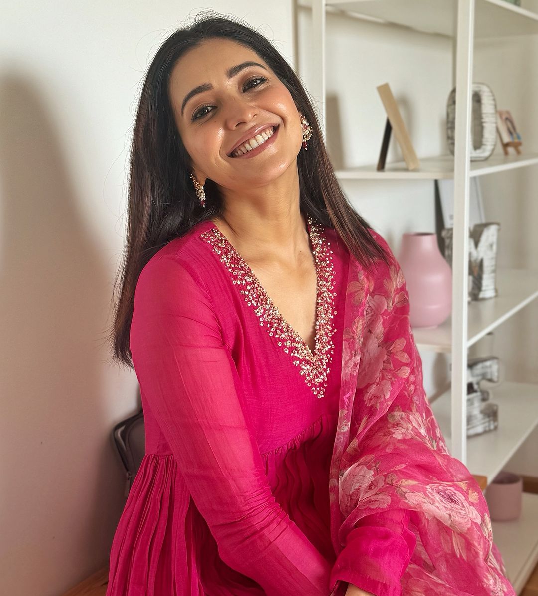 Asha Negi net worth