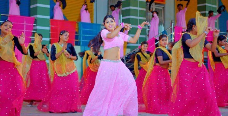 'Sona Jaisan Gun Ba Iyaar Mein', Bhojpuri Song
