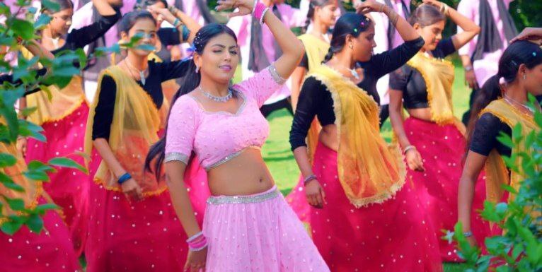 माही श्रीवास्तव को हुआ प्यार, गोल्डी यादव'सोना जइसन गुन बा इयार में’