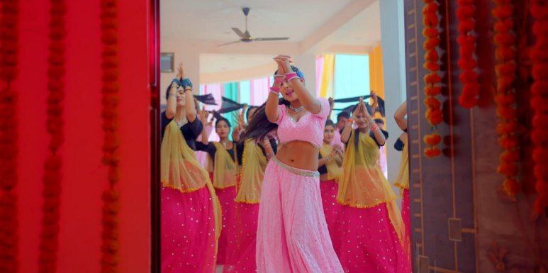 अभिनेत्री माही श्रीवास्तव, सिंगर गोल्डी यादव