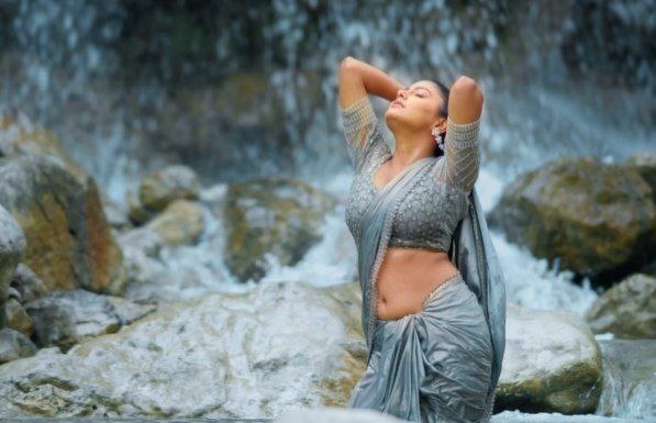 Bhojpuri Song: Mahi Srivastava is wreaking havoc in the song 'Tona Lago Na', Priyanka Singh voice