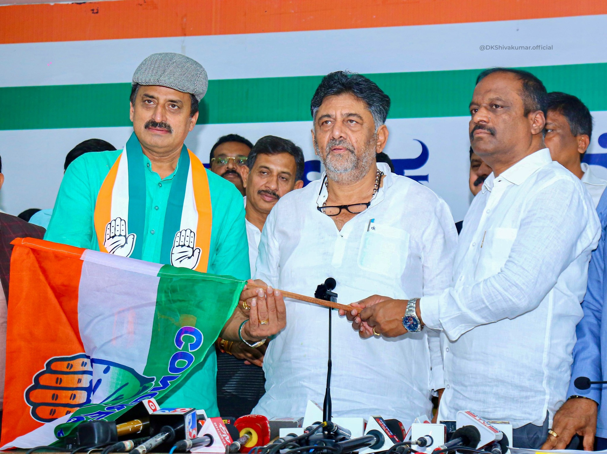 Channapatna By Election 2024 CP Yogeshwar Joins Congress Party