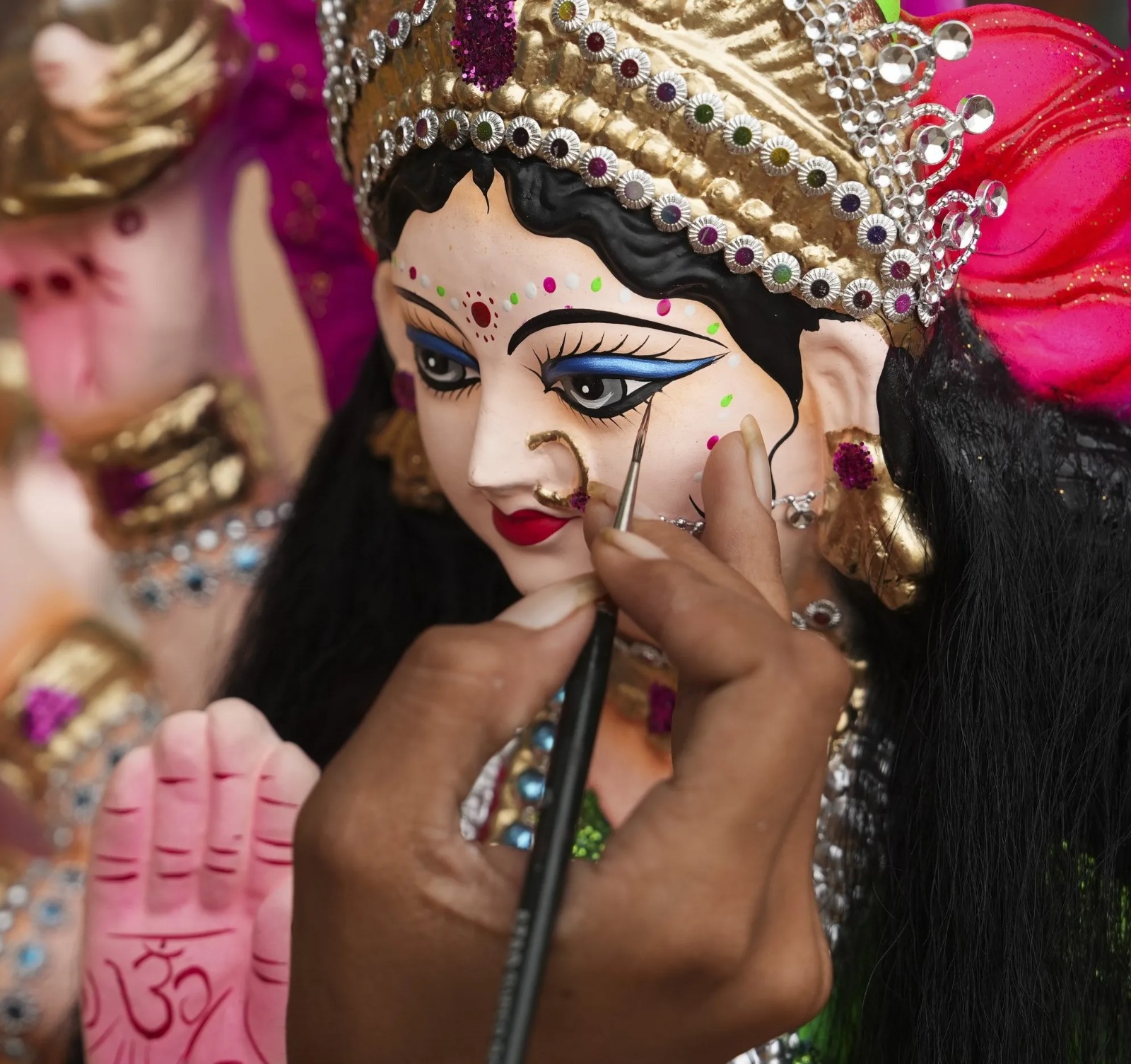 Navratri 2024आर्थिक समस्या से हैं परेशान? नवरात्रि के दिन दुर्गा माता