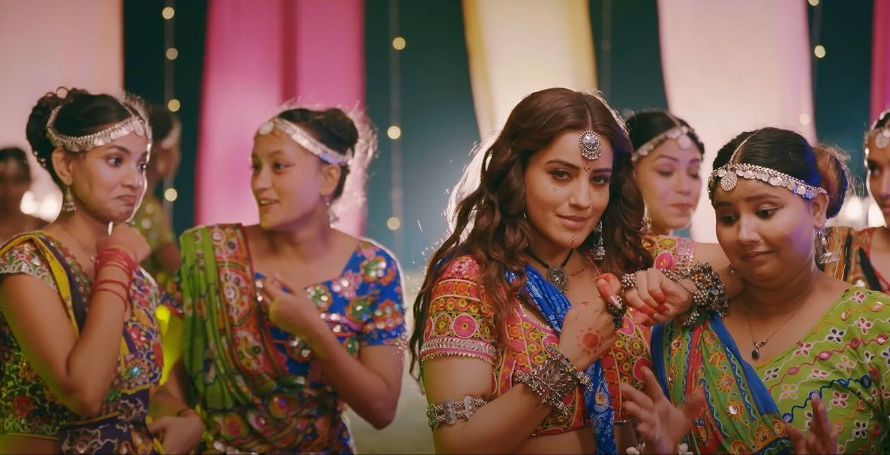 ‘चांद की चकोरी’ gana अक्षरा सिंह