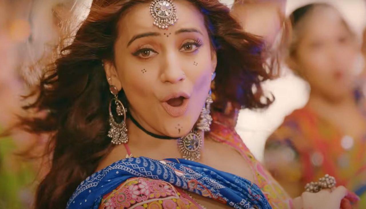 'Chand Ki Chakori' Song akshara singh