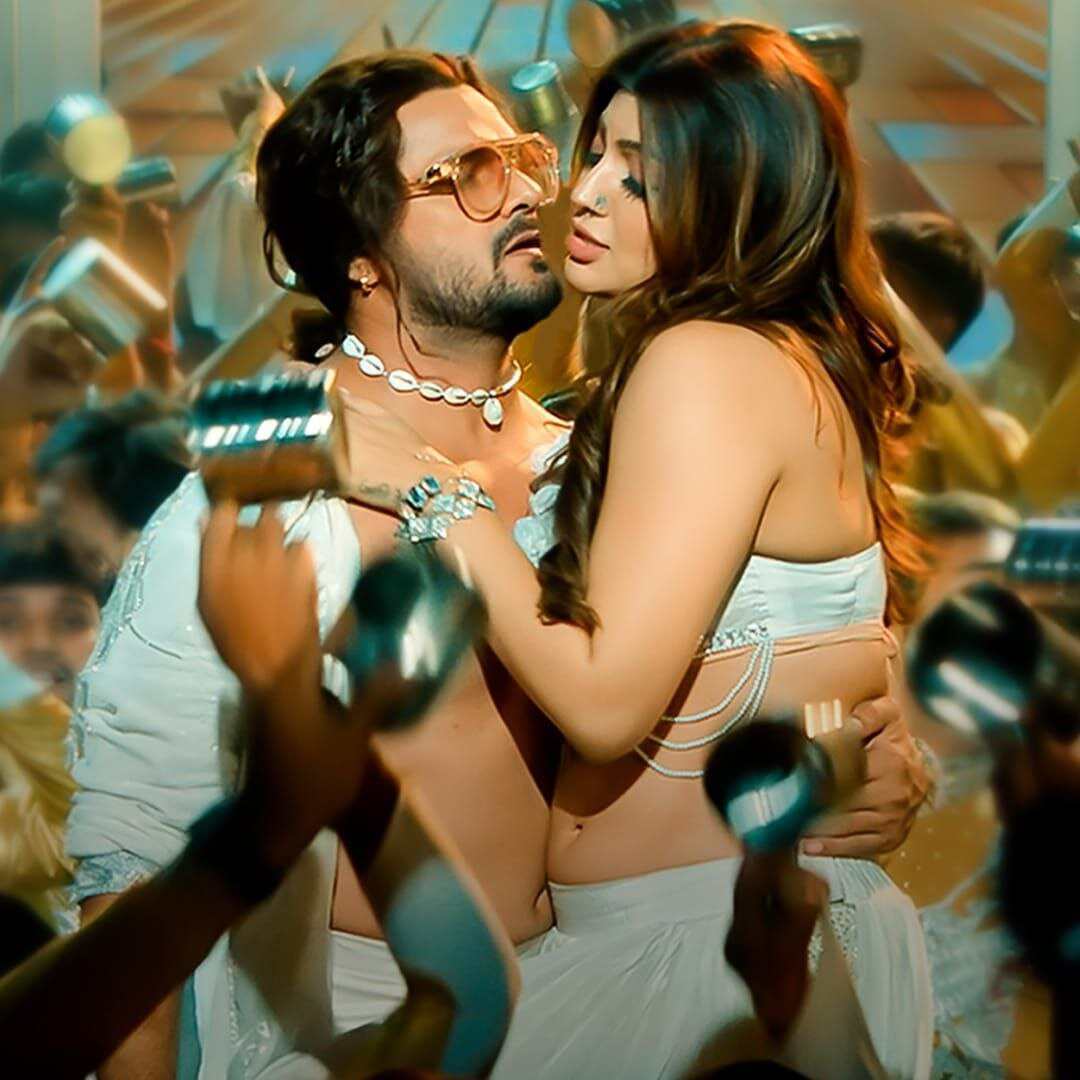 भोजपुरी सिनेमा में पहली एंट्री आकांक्षा पुरी