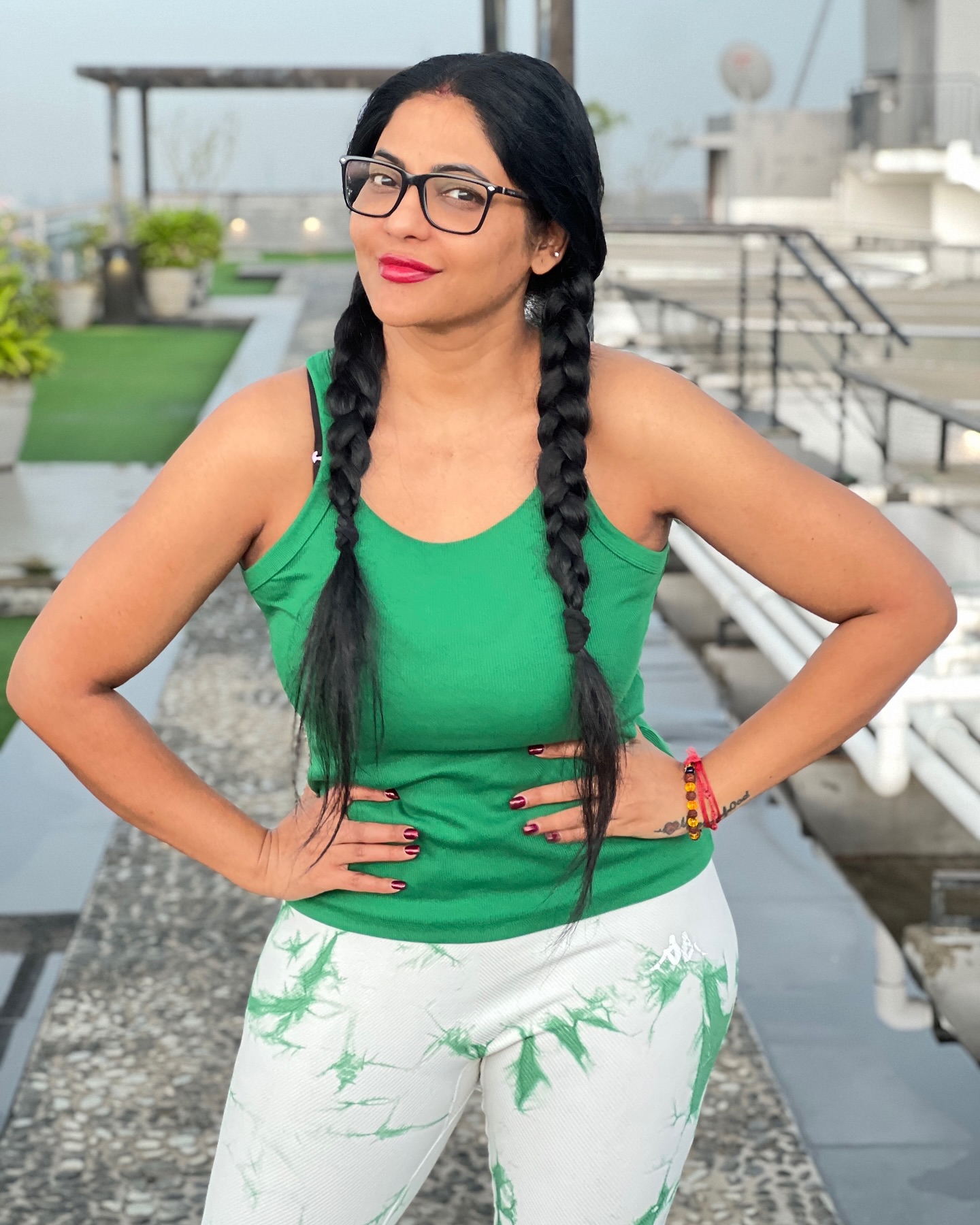 உடற்பயிற்சியில் அப்படி ஒரு ஆர்வம்.. ரேஷ்மாவின் லேட்டஸ்ட் கிளாமர் ...
