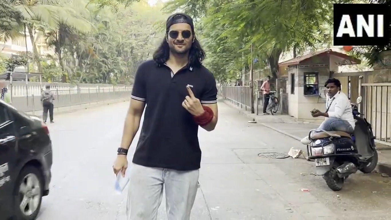 bollywood actors cast vote