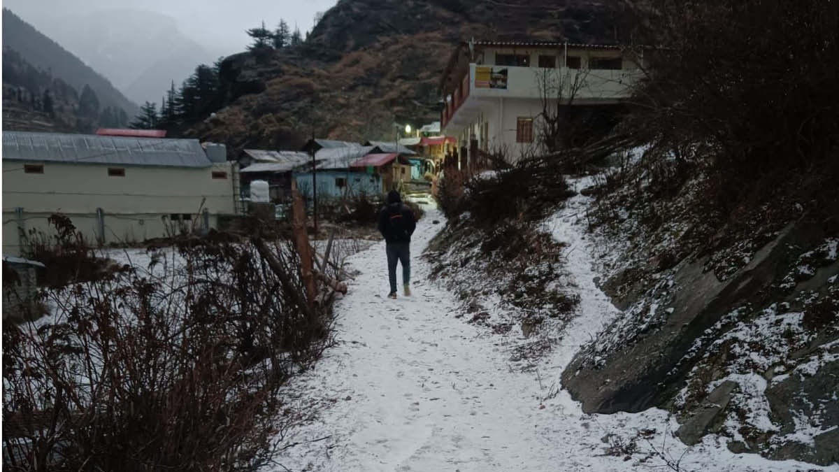 uttarakhand weather photos Snowfall First spectacular snowfall of the season, uttarkashi harshil