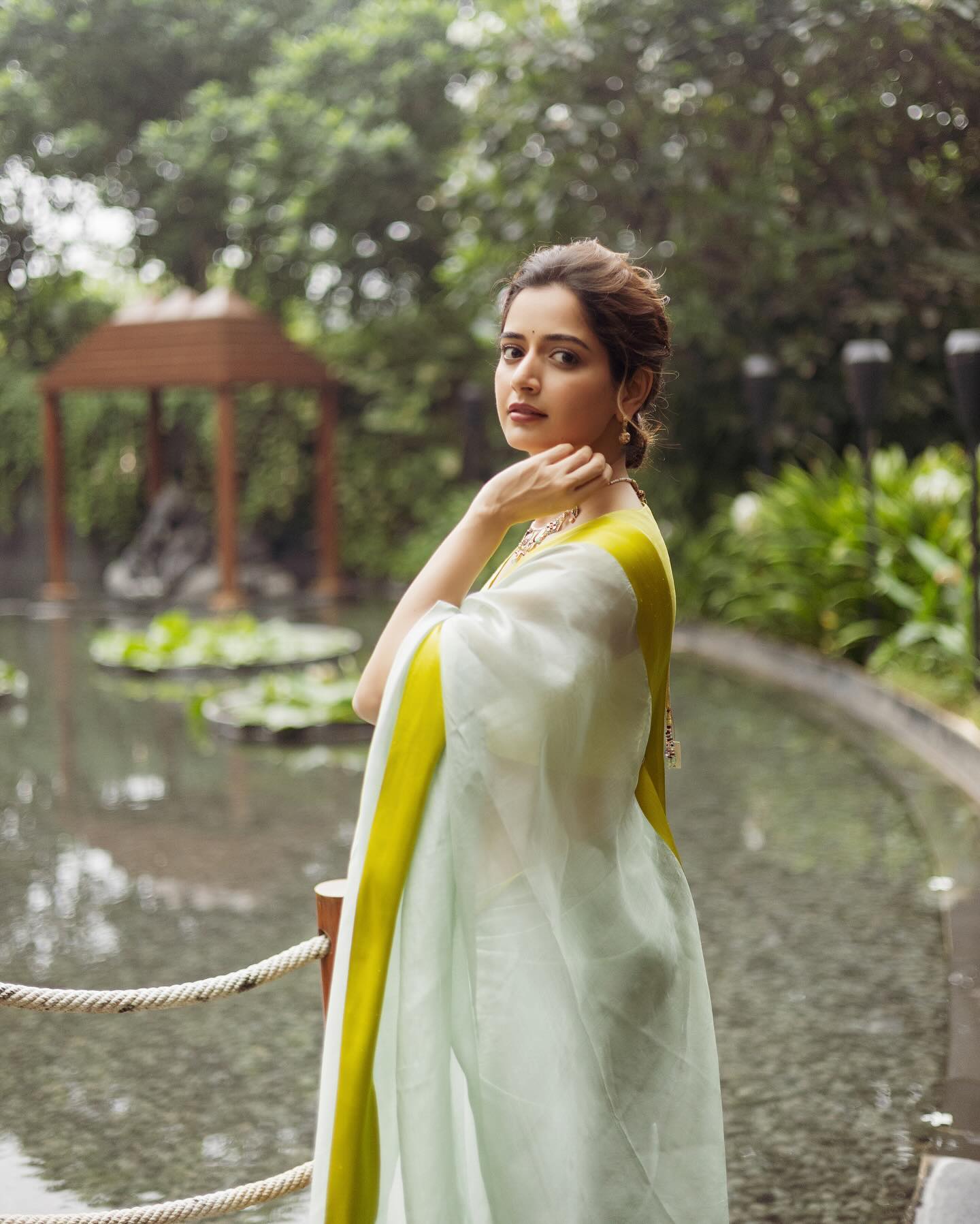 Ashika Ranganath lovely beauty show