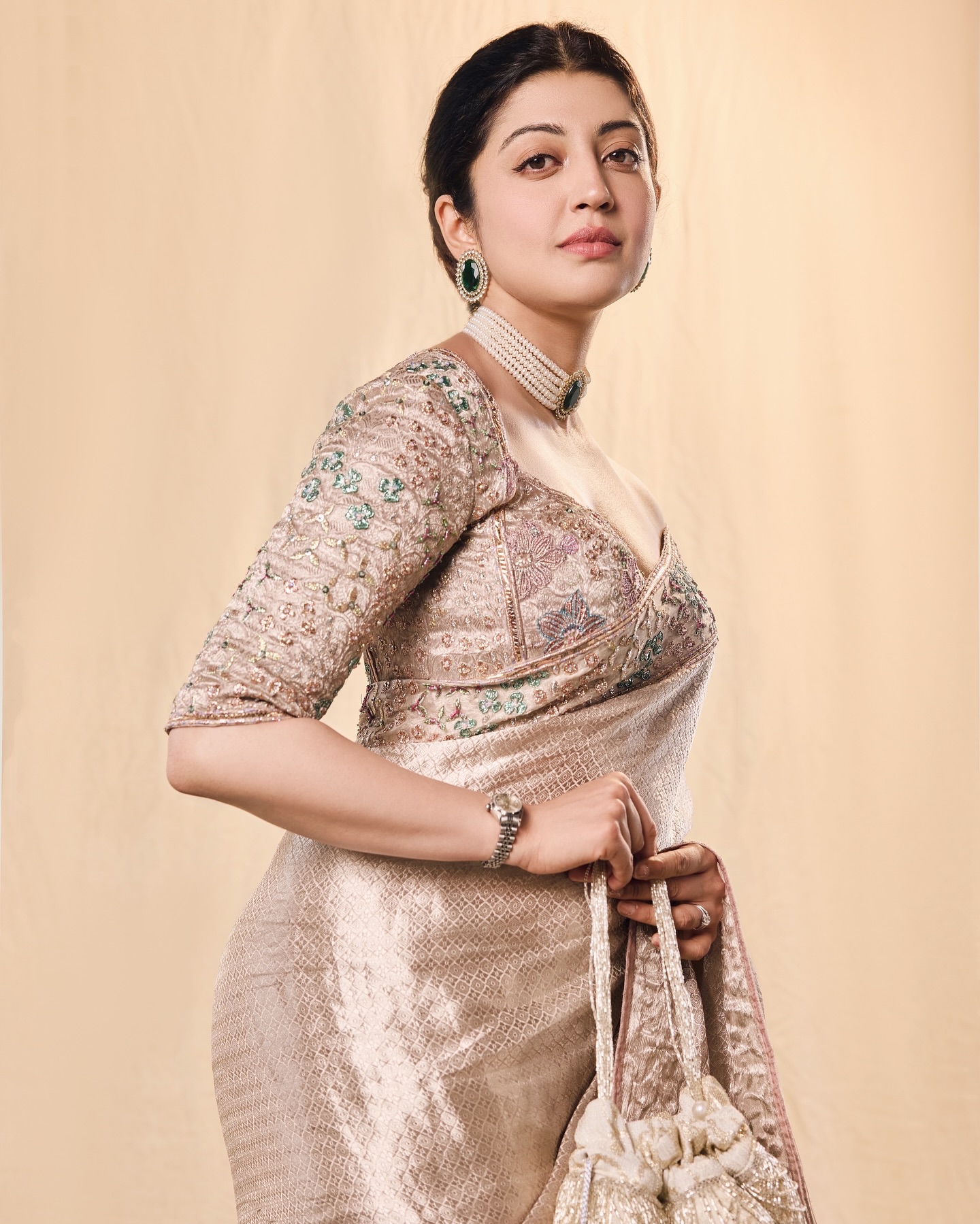 Pranitha lovely beauty show