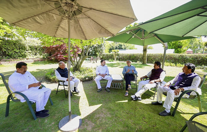 Pahalgam Terror Attack: Rahul Gandhi Assures Support, Emphasizes Unity.