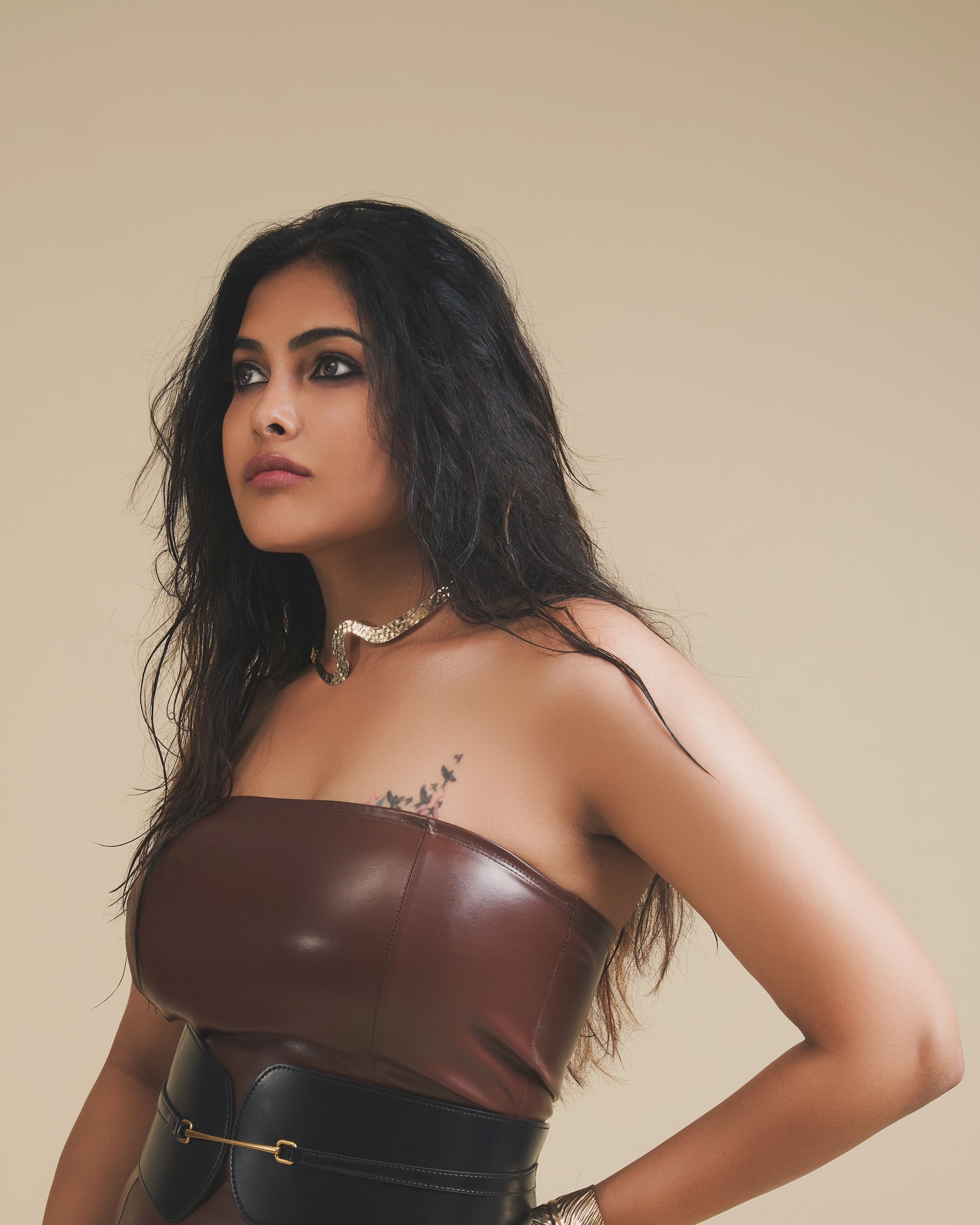 Actress Divi Vadtya viral pics goes viral