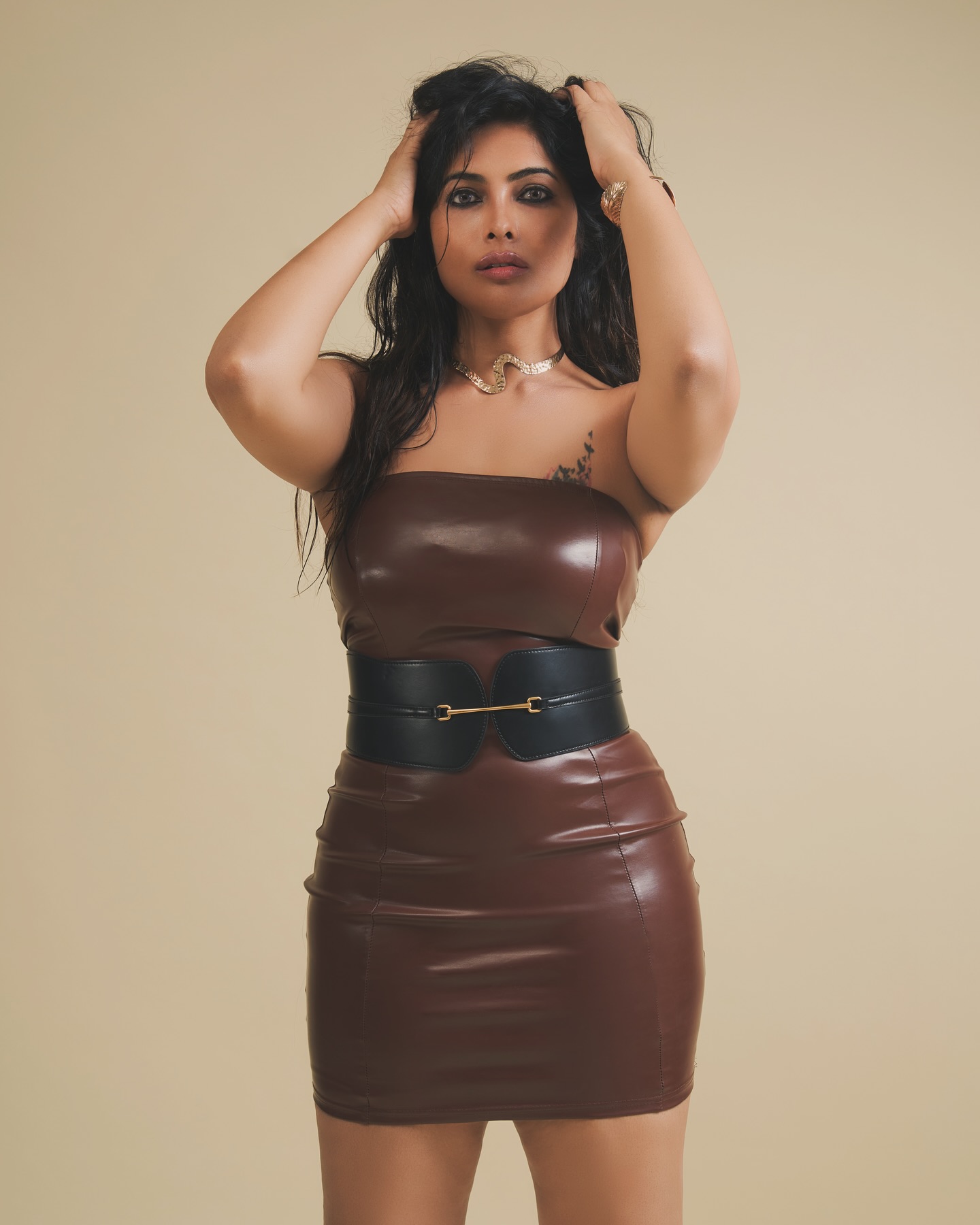 Actress Divi Vadtya viral pics goes viral