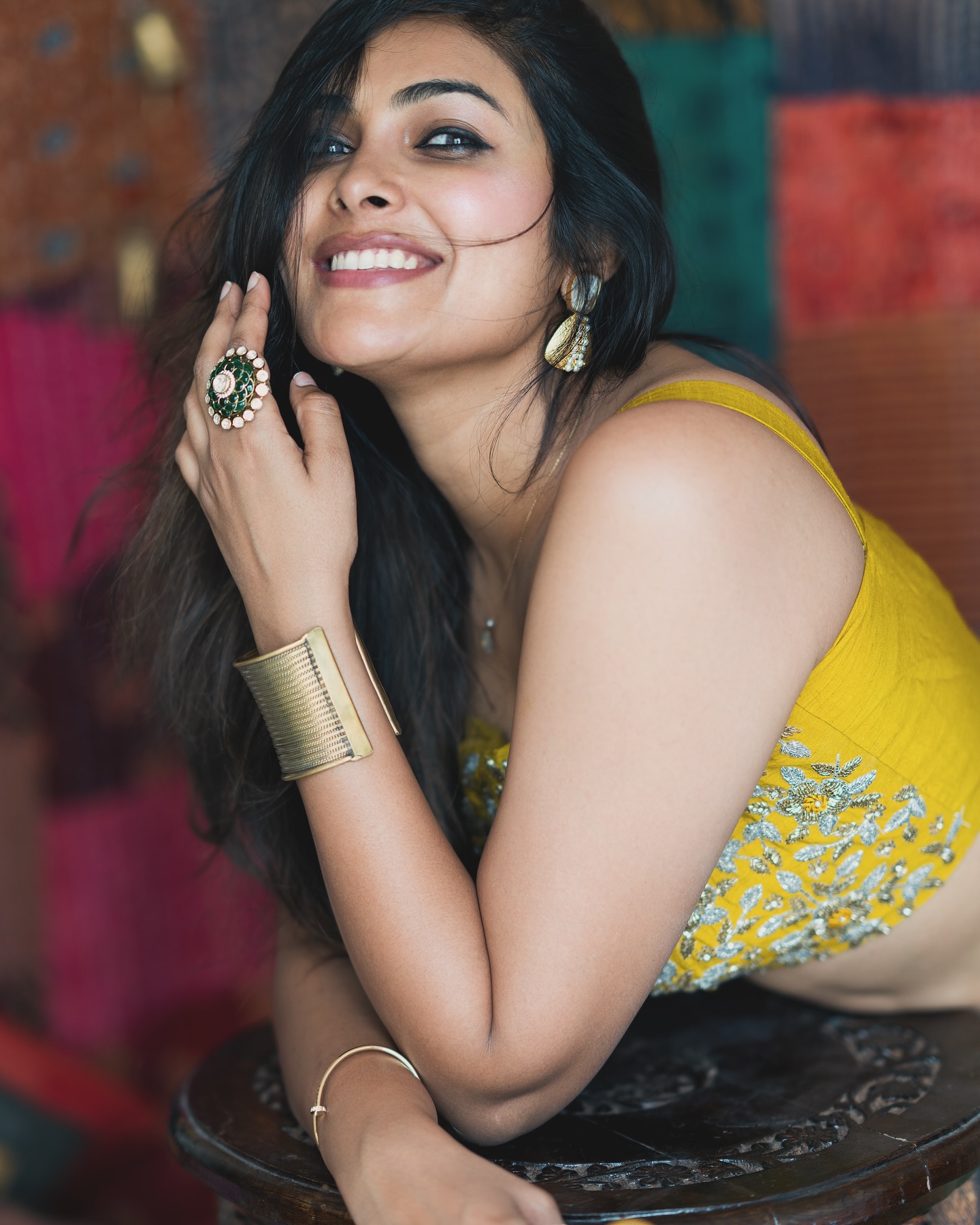 Actress Divi Vadtya viral pics goes viral