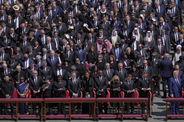 Coffin of Pope Francis Carried Into St. Peter’s Square