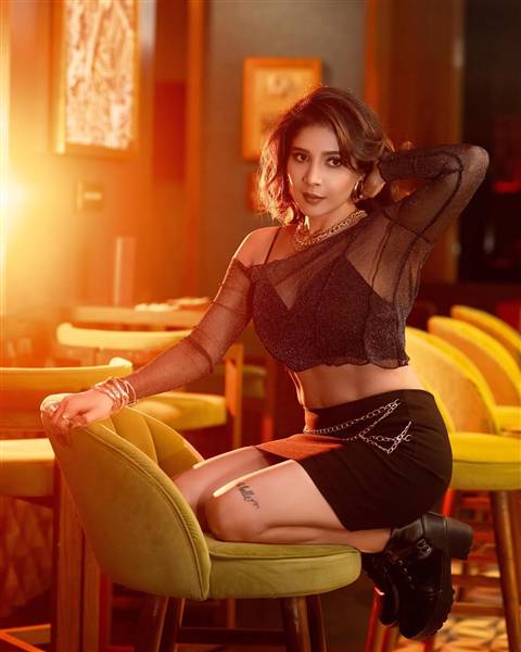 actress sakshi agarwal