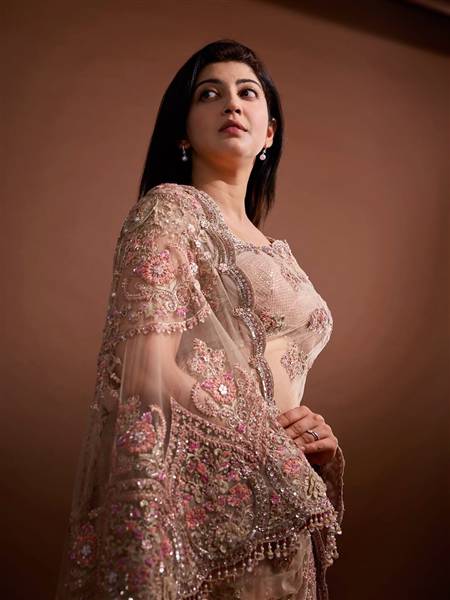 actress pranitha subash