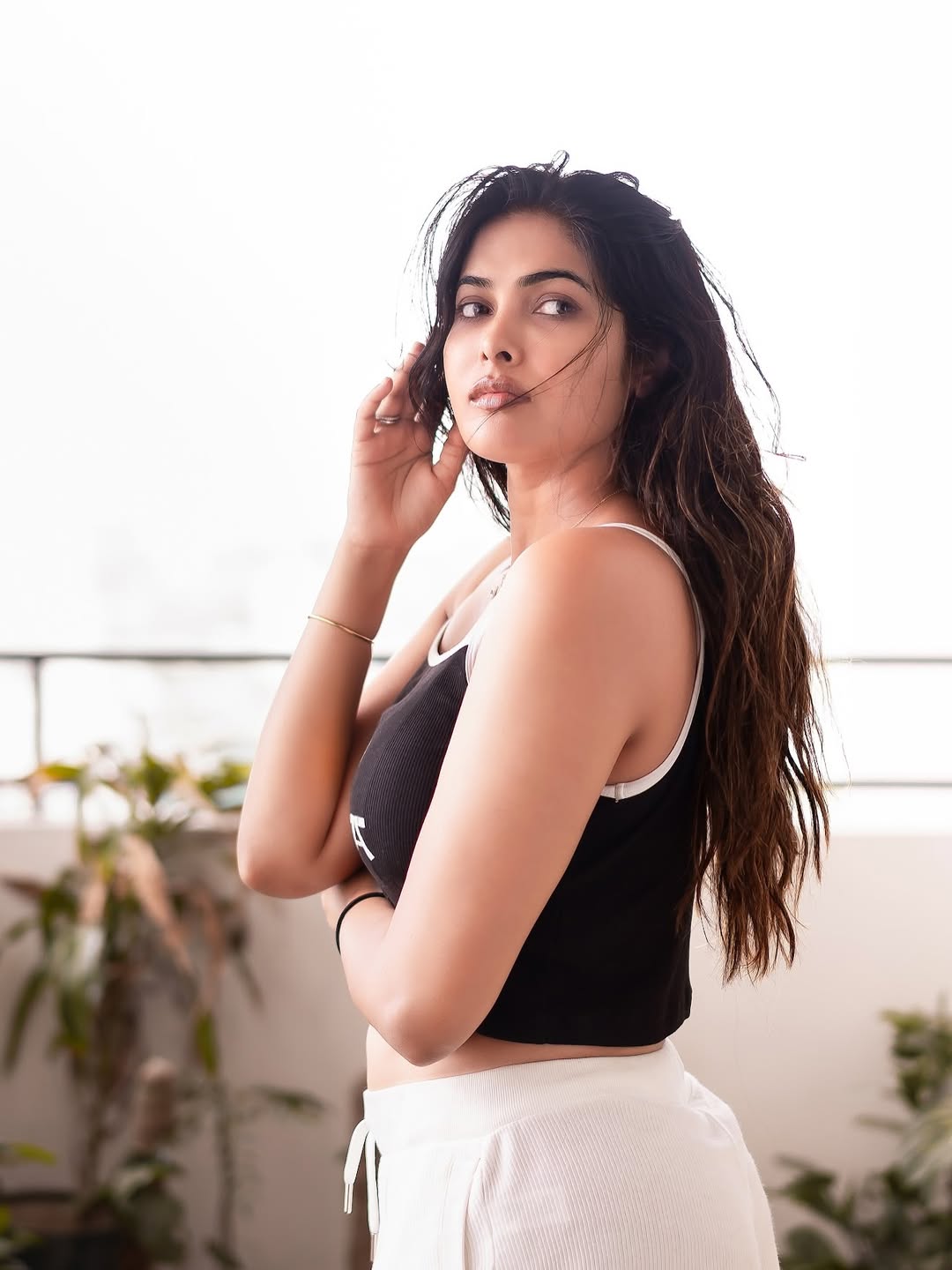 Bigg Boss 4 actress Divi Vadthya most recent gorgeous photo