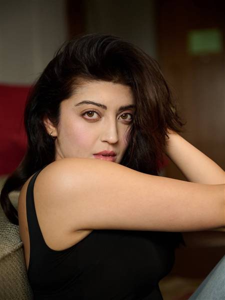 actress pranitha subash