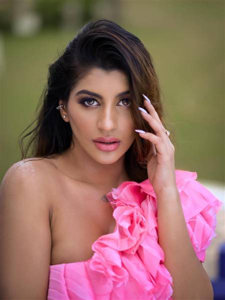 actress yashika aannand