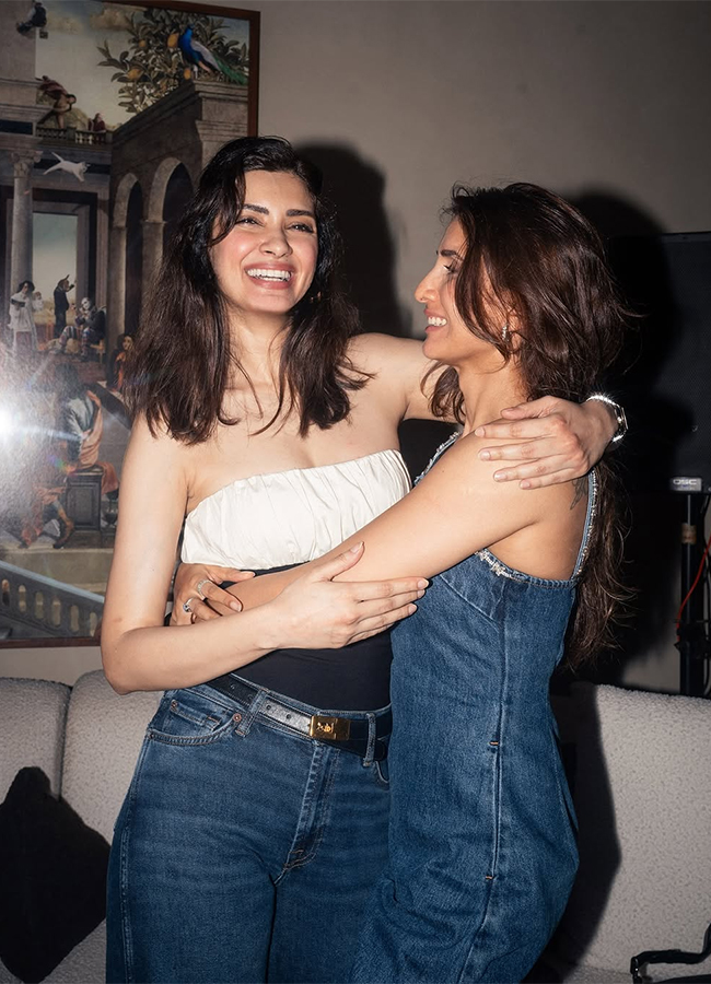 Samantha photos at Bollywood actress Pragya Kapoor's birthday party go viral