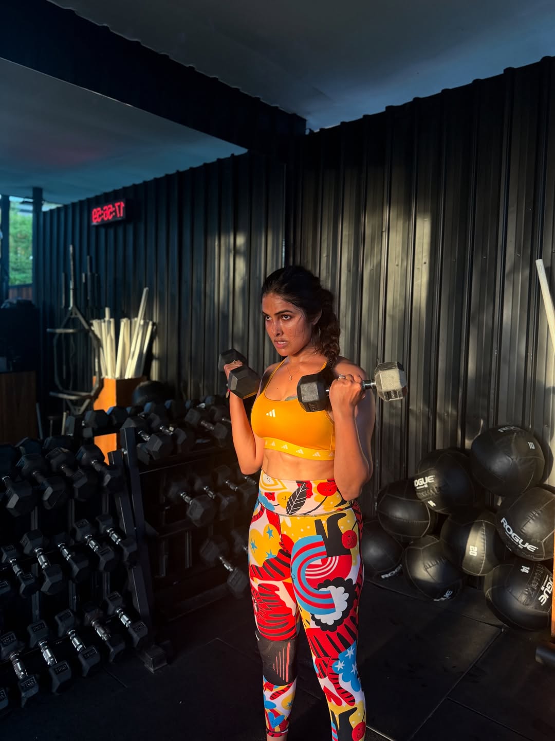 Actress Divi Vadthya Photoshoot Viral