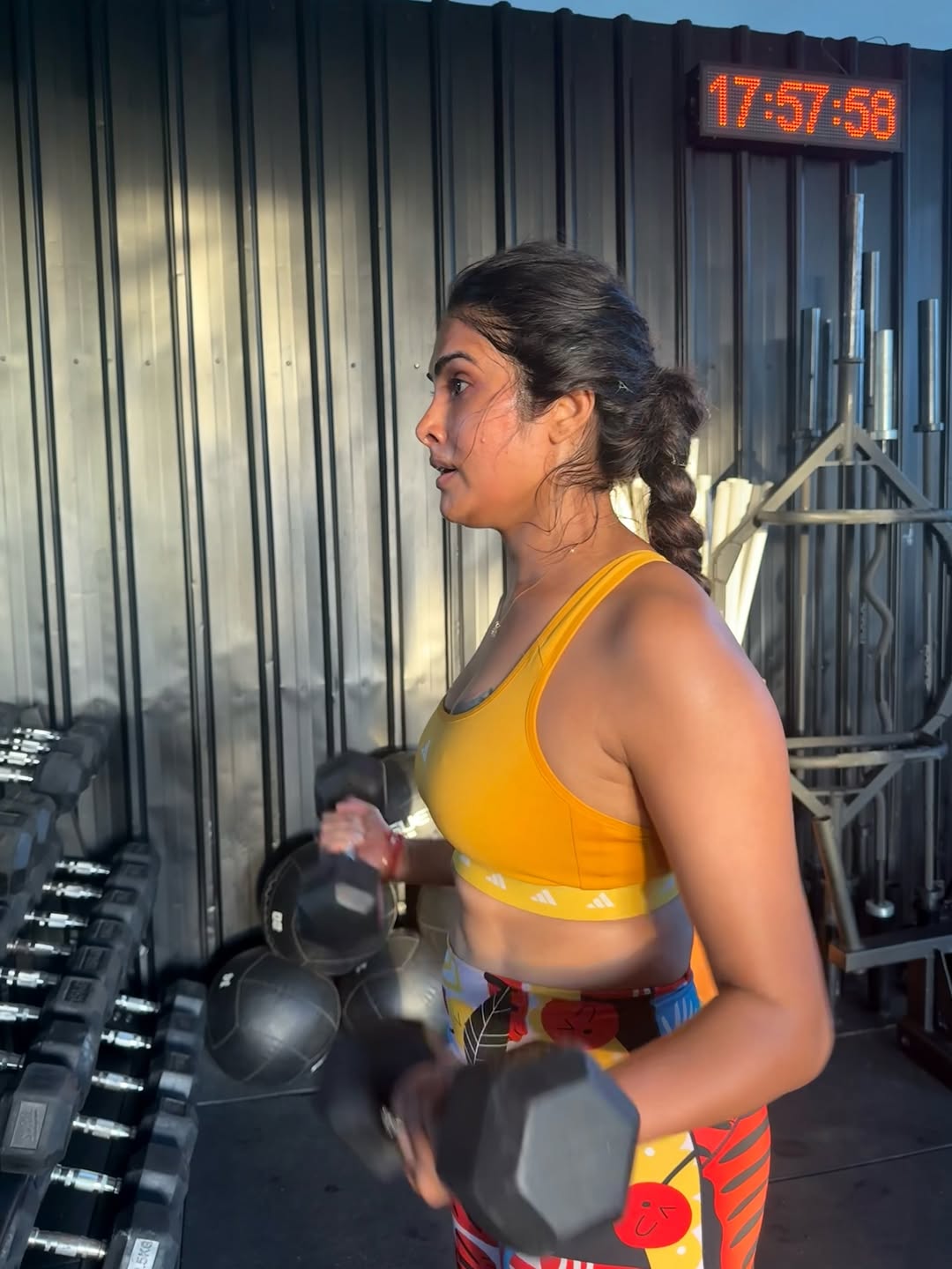 Actress Divi Vadthya Photoshoot Viral