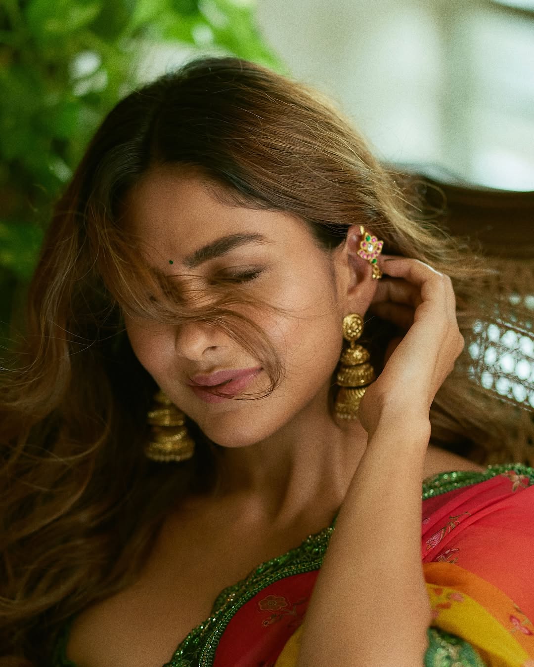 Mrunal Thakur's Beauty: More Than Just Looks, It's Her Innate Charm